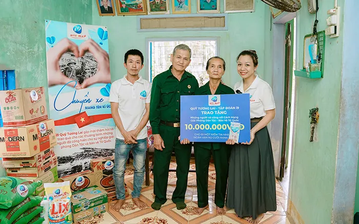 Hình ảnh tổng quan về tin tức game đánh bài đổi thưởng, thể hiện sự sôi động và đa dạng của các trò chơi bài trực tuyến